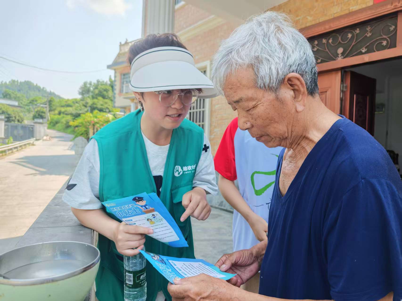 图为宣讲过程,莫庆荣摄 (2).jpg