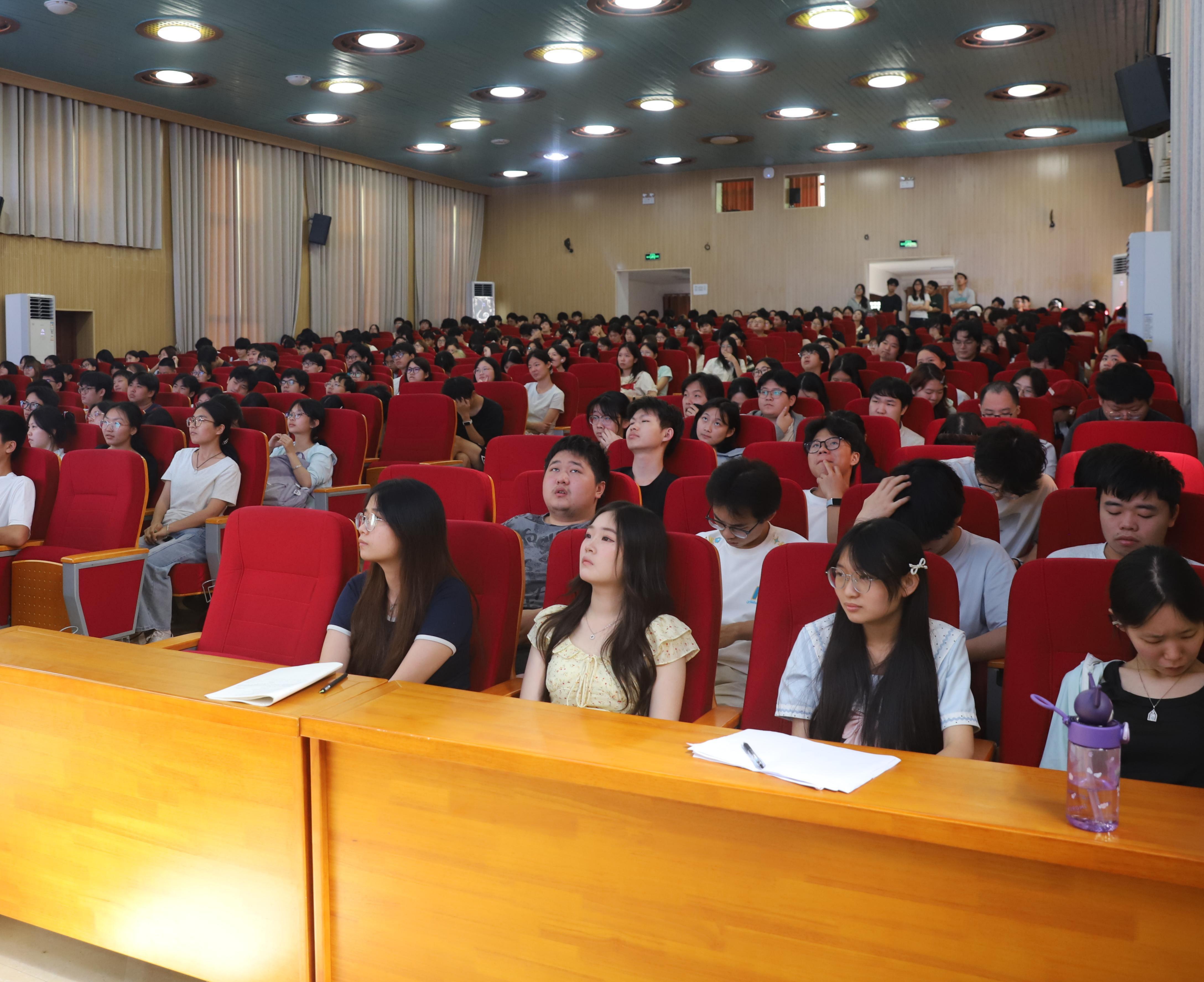 图为大会现场 (3).JPG